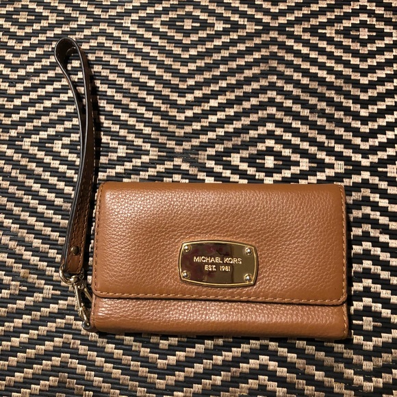 Michael Kors Accessories - Michael Kors wristlet wallet/ IPhone 6 holder